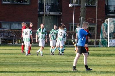 Victoria moet winst periodetitel nog even uitstellen, pak slaag voor Woezik, SCE aan kop