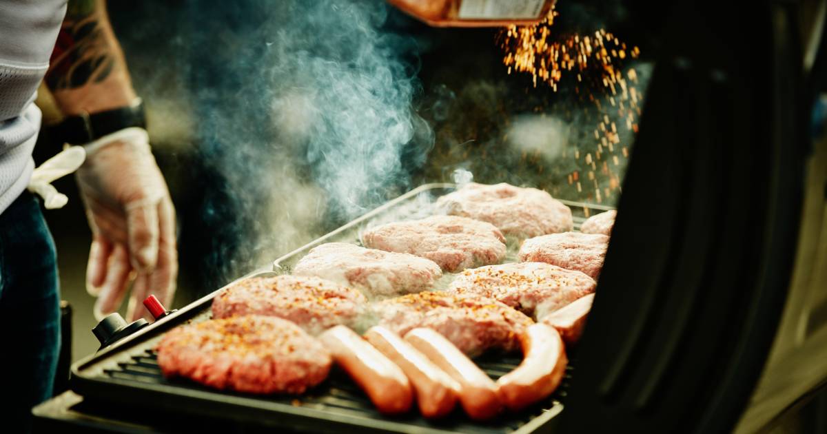 Perché non dovresti pungere le salsicce prima di grigliarle |  cibo