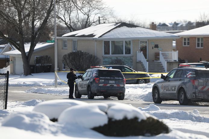 De politie op de plaats delict in Joliet, Illinois. (22/01/23)