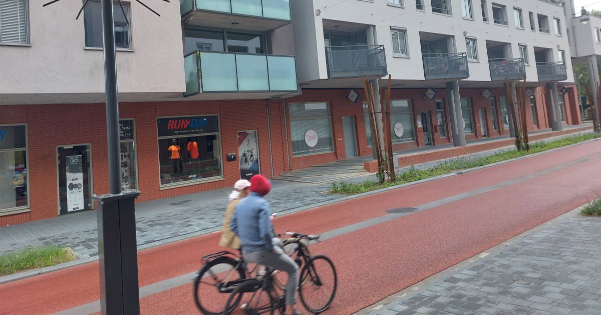 Inrijverbod Van Berckelstraat nog steeds genegeerd; gemeente loopt nog steeds tonnen mis