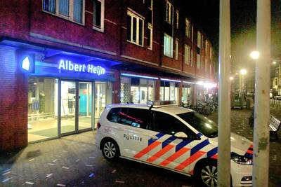 Overval op Albert Heijn aan Paul Krugerplein in Den Haag, verdachten spoorloos