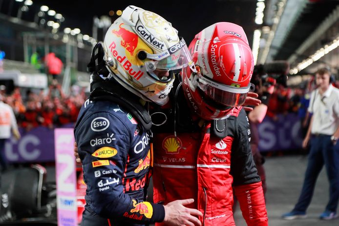 Max Verstappen en Charles Leclerc.