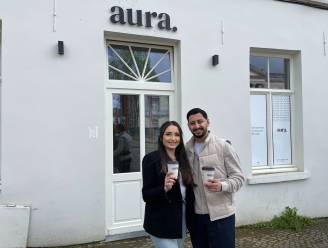NET OPEN. Nurten (23) en Tunahan (26) openen zaterdag nieuwe koffiezaak Aura.: “Wie langskomt, krijgt chocolaatjes”