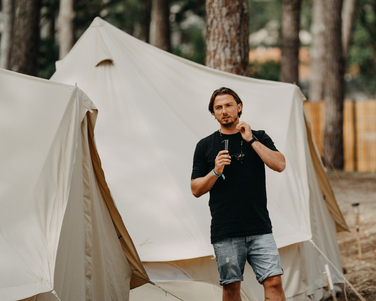 Gido Lurvink van Travelbase moest vorige week tijdens het eerste kamp van het jaar vaststellen dat 15 deelnemers corona hadden.  Beeld 