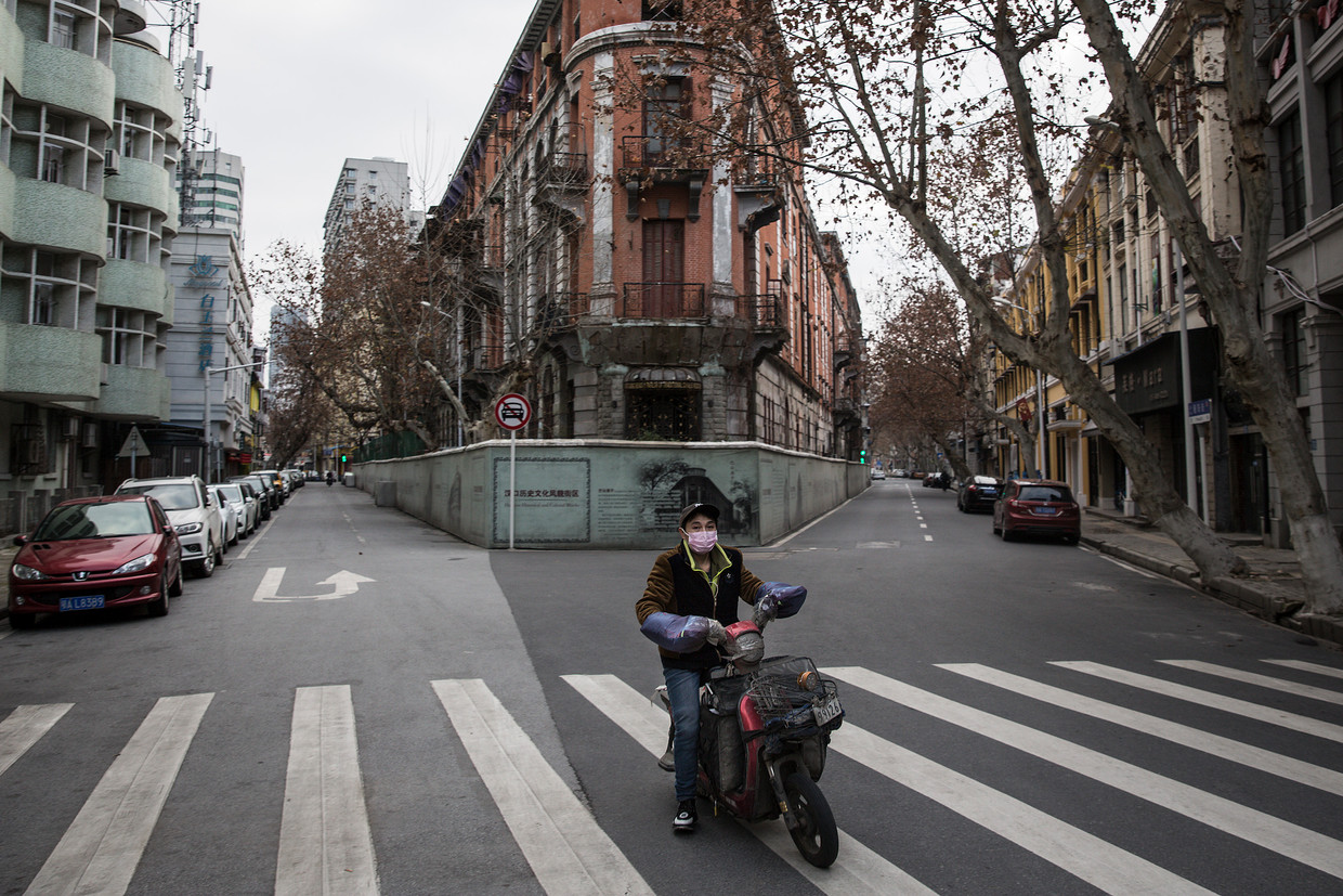 Verlaten straten in Wuhan.