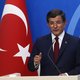 Turkse premier Davutoglu stapt op als partijleider na machtsstrijd met Erdogan
