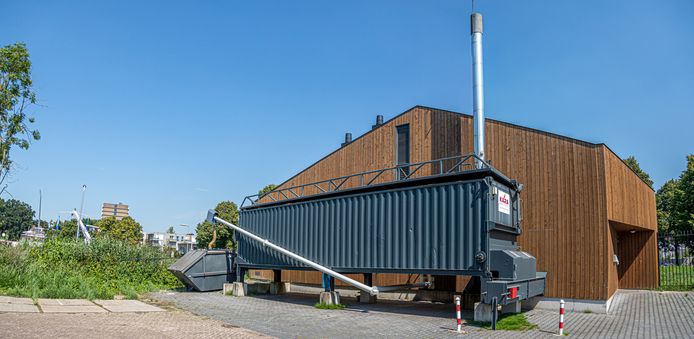 De biomassacentrale in de wijk Holtenbroek in Zwolle, waar Cogas het warmtenet beheert.