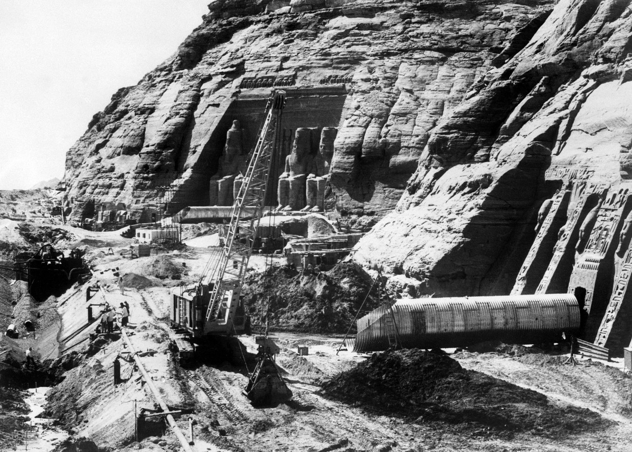 Om de Aswandam te kunnen bouwen werd in 1964 een complete tempel verplaatst. Hiervoor ontving Egypte steun van Unesco en andere landen.  Beeld Hollandse Hoogte, AFP