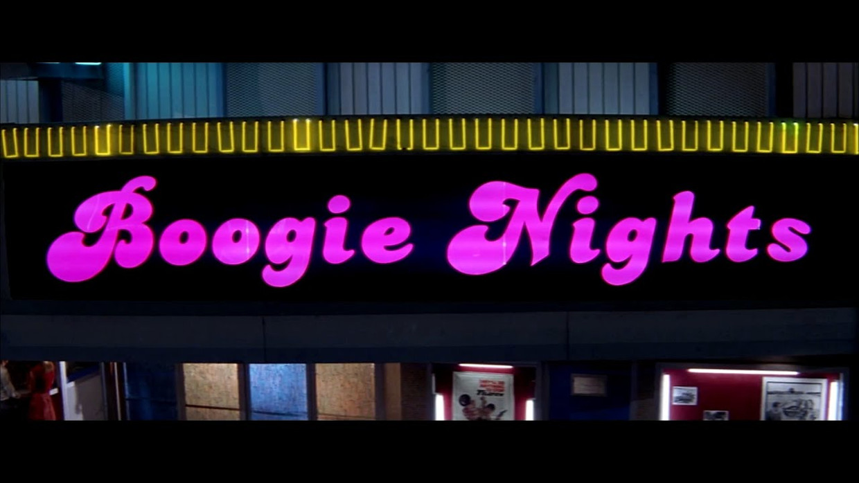 De openingsscène van Boogie Nights. Beeld x