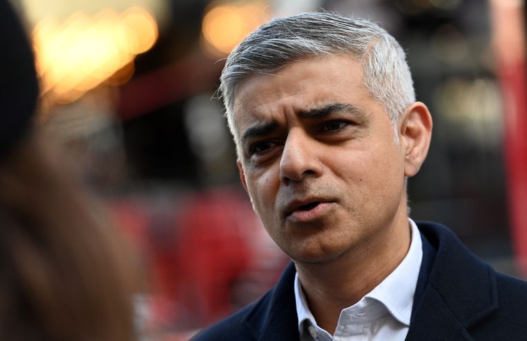 Il sindaco di Londra Sadiq Khan fa appello al governo