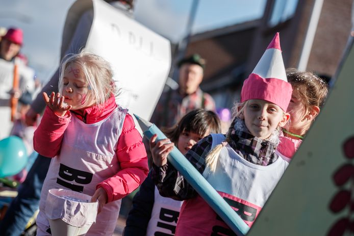 De optocht van Langeweg: De Potloodjes