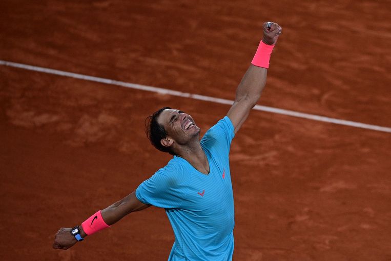 Rafael Nadal viert zijn 13de Roland Garros-zege. Beeld AFP