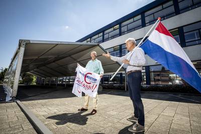 Geslaagden van TCC-locatie Potskamp in Oldenzaal krijgen diploma in drive-thru