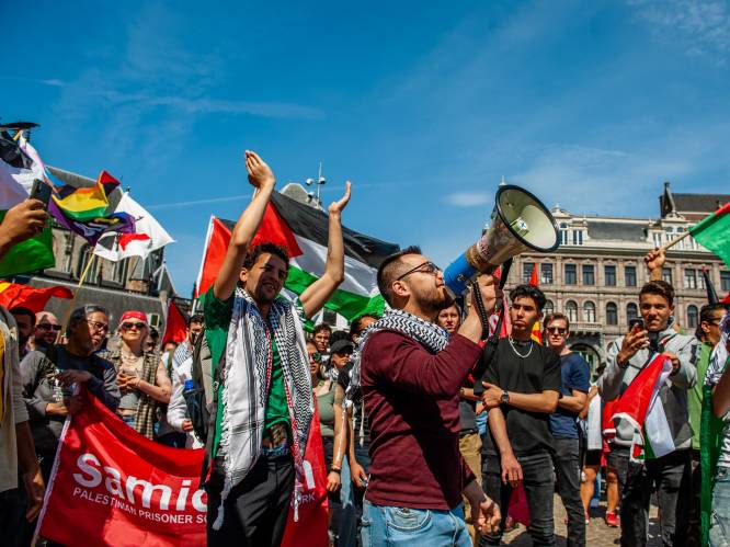 Omstreden prediker wéér naar Nijmegen - Kamerleden willen actie; niét nodig zeggen ze bij studentenprotest