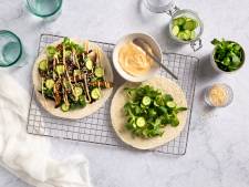 Wat Eten We Vandaag: Wrap met sticky aubergine en sriracha mayonaise