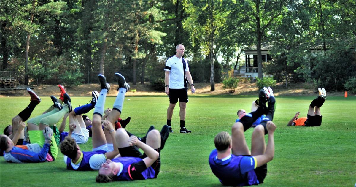 Nieuwe trend? Voetbaltrainer Eddy Hagen oppert zelf pandemiecausule' in contract bij RKSV Driel - De
