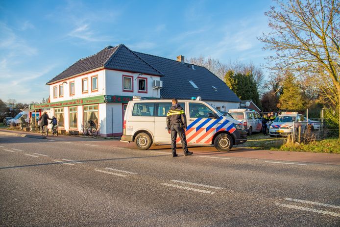 Vier recente gevallen van ondermijning in Maas en Waal. Op deze foto het voormalig wokrestaurant in Ewijk, waar een hennepkwekerij werd aangetroffen. Februari 2020.