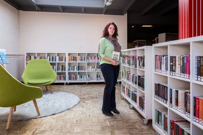 Maarheezer bibliotheek verhuist naar foyer Smeltkroes: ‘Het wordt meer een ontmoetingspunt’