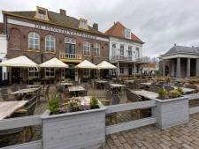 Terrassen Vismarkt Heusden blijven voorlopig groter, bewoners niet gelukkig: ‘90 procent wil ze kleiner’