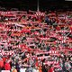 Supporters juichen: staan mag straks weer in Engelse voetbalstadions