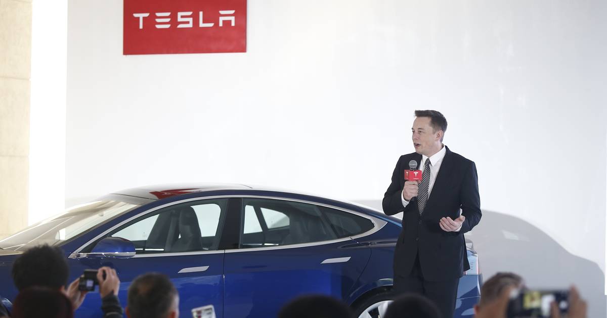 Elon Musk: “Il sistema Tesla per le auto a guida autonoma costerà un quarto in più”