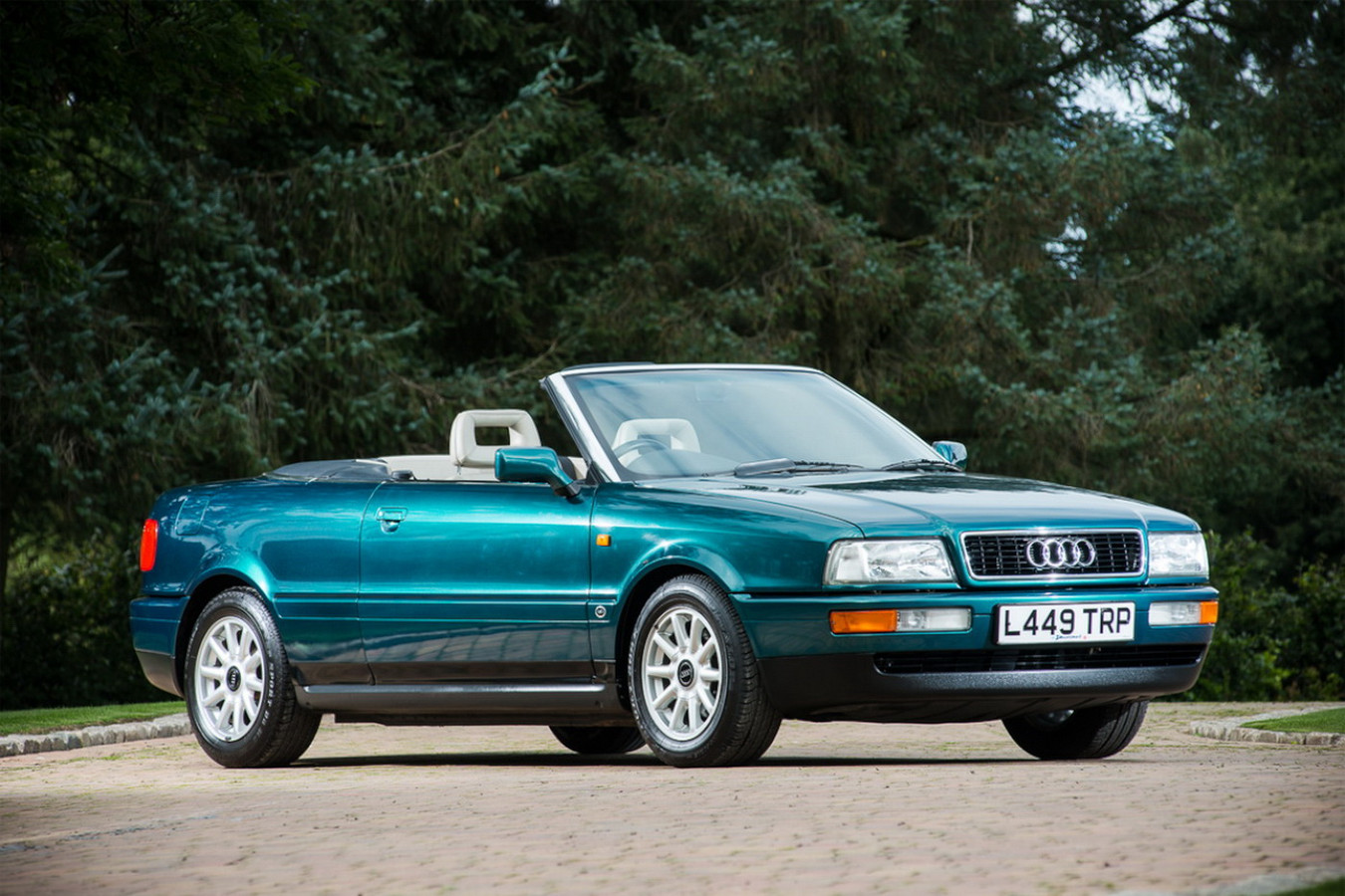 Te koop: de Audi 80 cabriolet van prinses Diana | Foto | hln.be