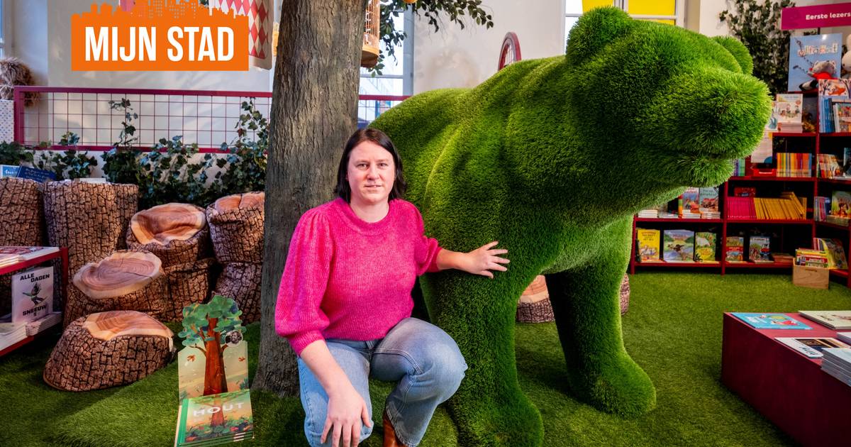 MIJN STAD. Kathleen Van Steenwinkel (41) van boekhandel Pardoes toont ...
