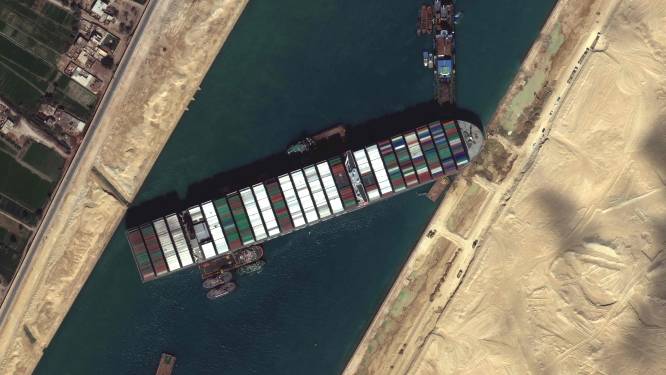Exact een jaar geleden kwam containerschip ‘Ever Given’ vast te zitten in Suezkanaal