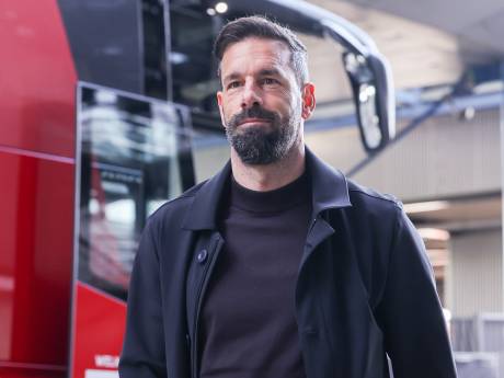 Ruud van Nistel­rooij had geen zin toneelstukje op te voeren bij PSV tegenover spelers die hij niet vertrouwt