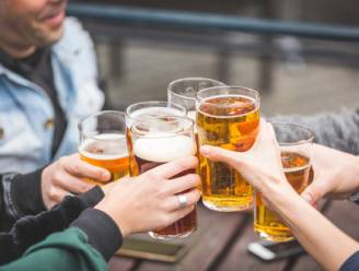 Eén pintje dreigt tot 3,5 euro te gaan kosten: hoe betaalbaar blijft op café gaan?