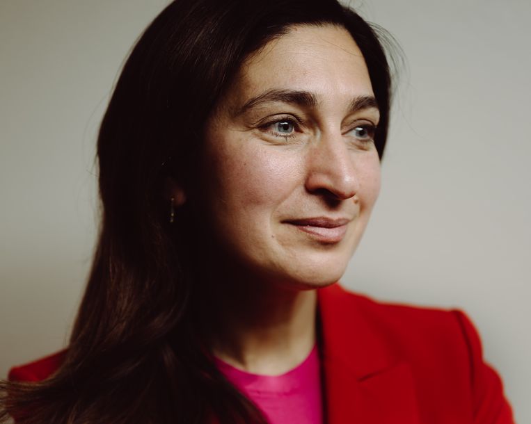 ‘Jean-Luc Dehaene heeft ooit eens als een cowboy op een stier gezeten. Maar o wee als een vrouw avondkledij aantrekt voor foto’s.’ Beeld Wouter Maeckelberghe