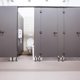 Helft leerlingen gebruikt vieze school-wc niet – Klopt dit wel?