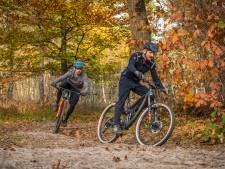 Zandverstuivingen die op slot gaan, een mtb-vignet: wat gebeurt er allemaal op de Veluwe?