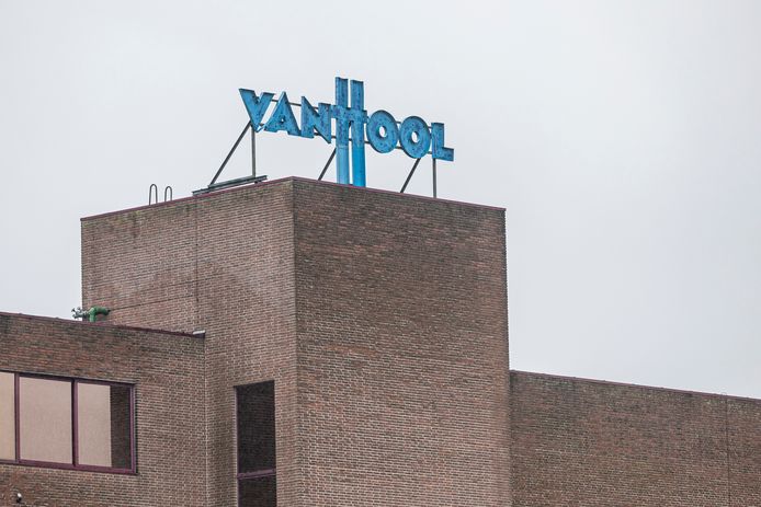 Meeste werknemers Van Hool opnieuw aan de slag na staking | Lier | hln.be