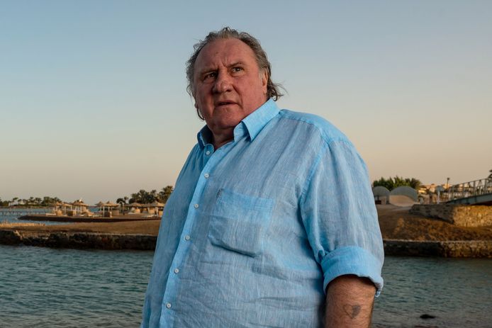 Ondertussen beschuldigen al zestien vrouwen Gérard Depardieu van verkrachting, intimidatie en seksueel geweld