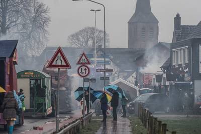 Na de harde wind: carnavalsgroepen op herkansing op Rosenmontag in Beek