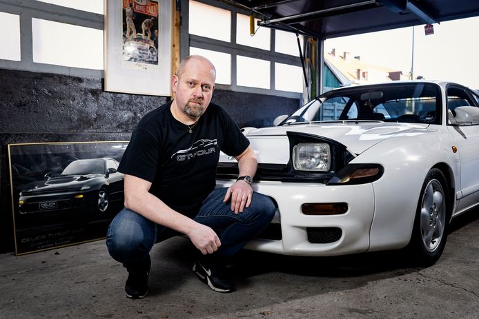 Michel Meeusen bij zijn Toyota Celica Turbo uit 1993.