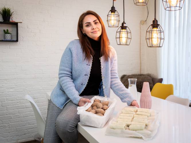 Reem Haroun kookt om de slachtoffers van de aardbeving in Syrië te helpen: ‘Ik heb mijn moeder bijna dagelijks huilend aan de telefoon’