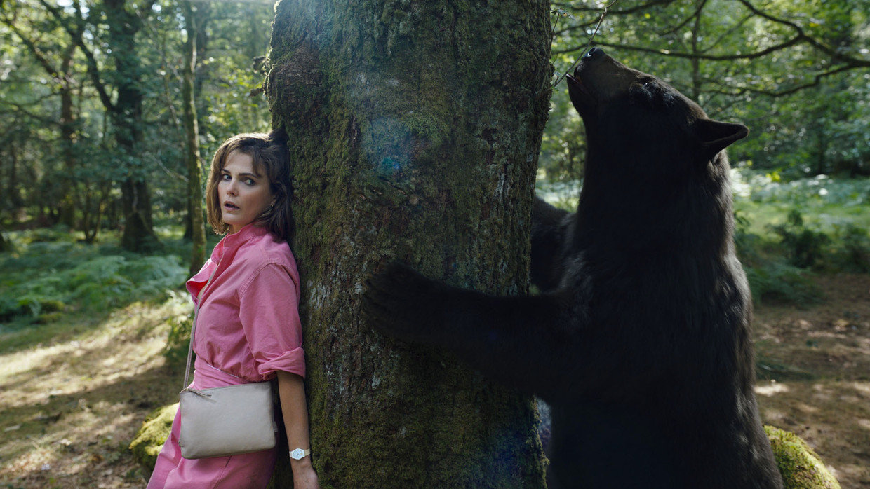 Keri Russell as Sari in Cocaine Bear, directed by Elizabeth Banks. Beeld Pat Redmond/Univer