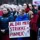 Duizenden Noren de straat op om te protesteren tegen inperking abortusrecht