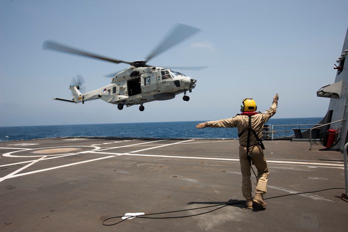 NH-90 trainde in 2014 vanaf de Zr. Mr. Evertsen tijdens de missie Ocean Shield in de Golf van Aden.