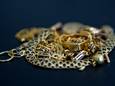 Gouden sieraden ter illustratie.