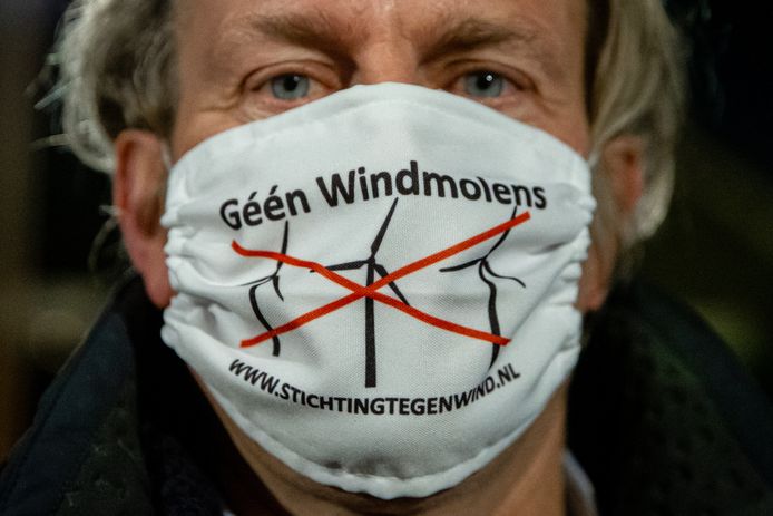 Protest tegen windmolens bij Beuningen.