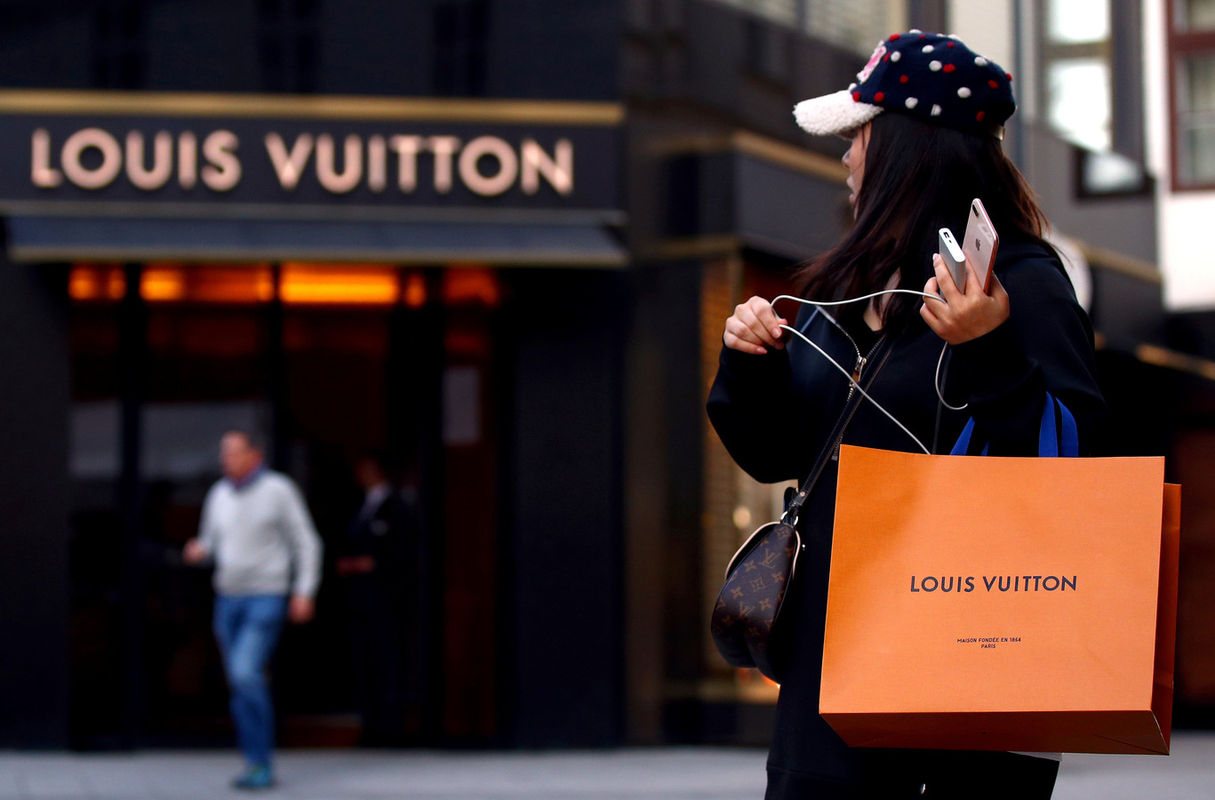 Verplicht actrice hypothese Vrouwen dachten goedkoop Louis Vuitton tas te scoren, maar spullen werden  nooit geleverd | Foto | AD.nl