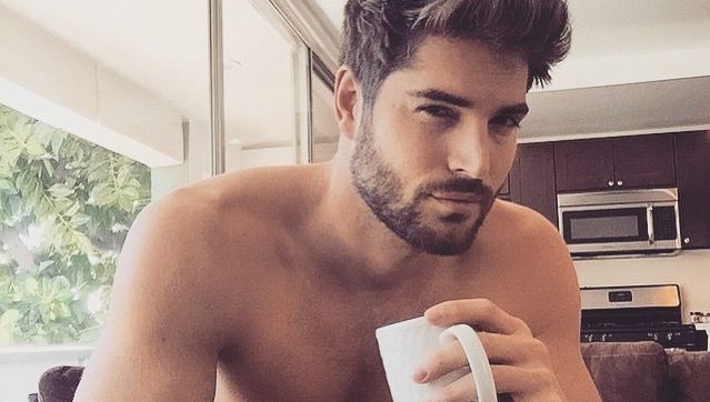 Facet Besnoeiing alleen Deze Instagram-account deelt foto's van mooie mannen met koffie | Default |  hln.be