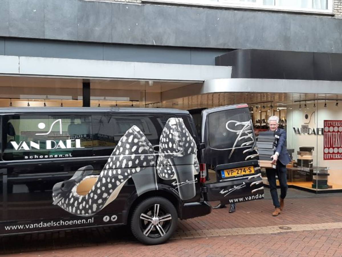 Van Dael Schoenen sluit na 24 jaar winkel in Almelo Almelo tubantia