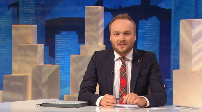 Comedian, schrijver en presentator Arjen Lubach praat in de satirische show zeven dagen nieuws aan elkaar.