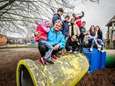 REPORTAGE. Op pad met Oekraïense kinderen tijdens hun eerste schooldag in West-Vlaams dorp: “De taal? Wij gebruiken Google Translate, meneer”
