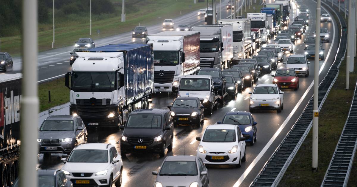 Met ruim 800 kilometer file drukke ochtendspits na paasweekend