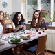 Het zondagochtendritueel van actrice Nazmiye Oral: tarotkaarten leggen voor haar dochters